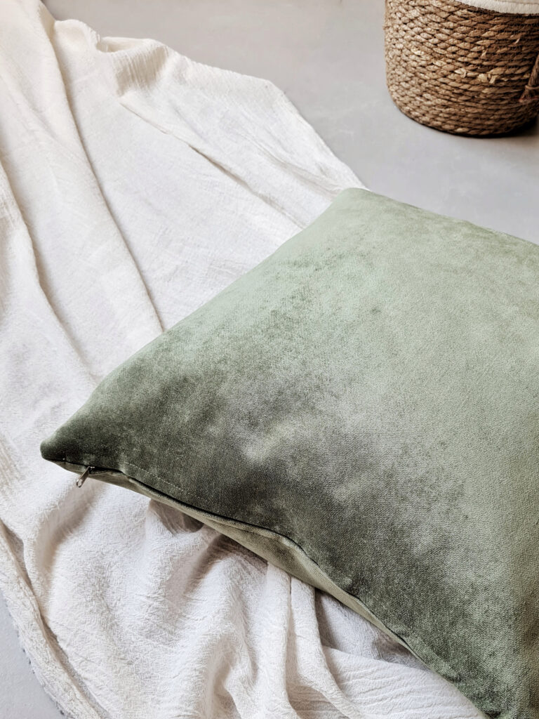 Alternative view of Almohadón Pana Verde 45x45